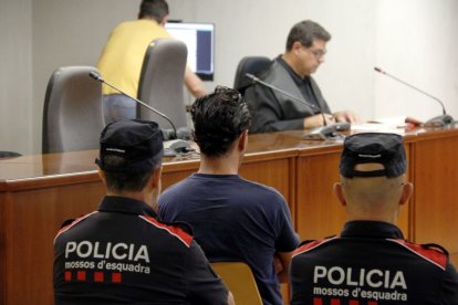 L’acusat, ahir a la banqueta de l’Audiència. - ACN