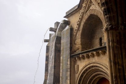 Les gàrgoles de la Seu Vella abocaven grans rajos d’aigua
