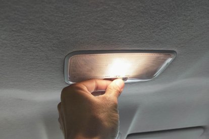 Conducir con esta luz encendida puede afectar a la visión.