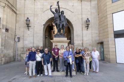 El tour parteix de l'estàtua d'Indíbil i Mandoni.