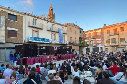 Places i carrers de la localitat es van omplir de públic per veure els diferents espectacles. - AJUNTAMENT DE MONTGAI