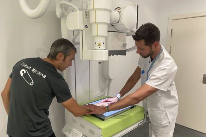 Un dels usuaris que van estrenar el servei a primers d’octubre de l’any passat. - ABS LES BORGES BLANQUES