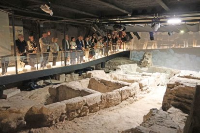 Inauguració ahir de les adoberies i les projeccions per divulgar-ne la història. - AMADO FORROLLA