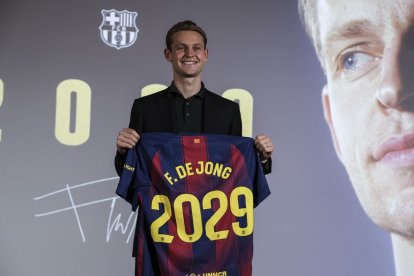 De Jong va firmar ahir la renovació fins al 2029. - AFP7