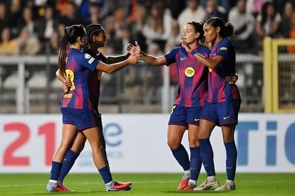 Les jugadores blaugrana celebren un dels quatre gols que van anotar ahir a Roma. - UEFA