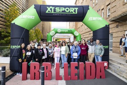 L’associació Adima va ser l’encarregada de llegir el manifest de la Marxa de l’IRBLleida. - INGRID SEGURA