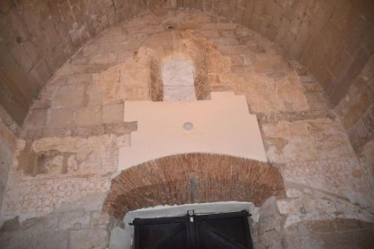 Part de les pintures murals que es restauraran.; Array