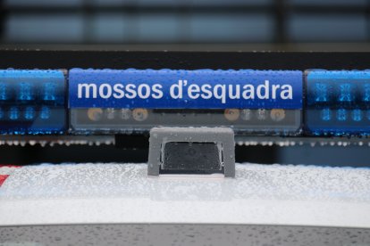 Imatge d'arxiu de la càmera integrada al frontal d'un vehicle dels Mossos d'Esquadra.