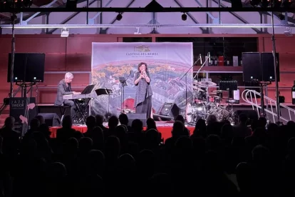 El pianista Francesc Capella i la cantant Laura Simó, diumenge al Castell del Remei. - JAZZTARDOR