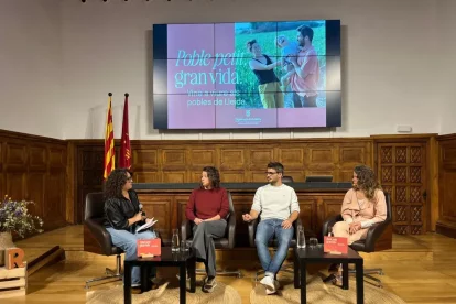 Testimonis reals van donar a conèixer la seua experiència de traslladar-se de la ciutat a un poble. - M. CODINAS