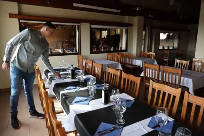 Benito Gili fill, al restaurant La Garbinada, que obre de dijous a diumenge. - AMADO FORROLLA