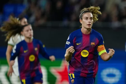Alèxia Putellas celebra el gol que va obrir la victòria del Barcelona. - EFE