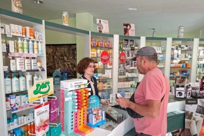 Fa tres dies que la farmàcia d’Artesa de Lleida no expedeix receptes. - E. FARNELL