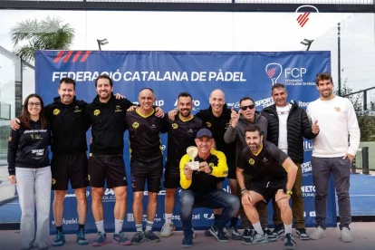 L’equip de veterans del club Waps de Torrefarrera. - @AFEFUTBOL