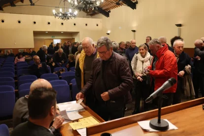 La votació dels regants de Mollerussa dimarts. - J.G.M.