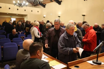 Les votacions de dimarts passat a Mollerussa en què va guanyar el ‘no’ a modernitzar. - JOAN GÓMEZ