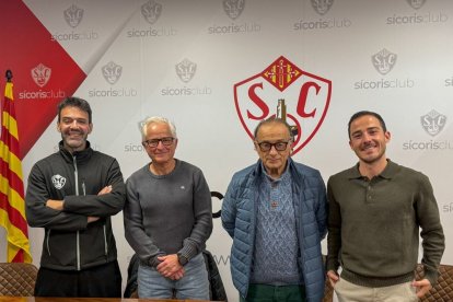 Un projecte comunitari- Sícoris XC360 vol crear una comunitat activa dins del club. A la foto, d’esquerra a dreta, Miquel Piñol, Manel Mullor, Eduard Abella i Roger Canadell, durant la presentació de la nova secció que va tenir lloc a les instal·lacions del club. - SÍCORIS CLUB