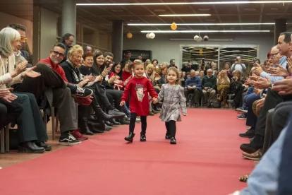 Desfilada solidària amb l’entitat Adima - PAU PASCUAL PRAT