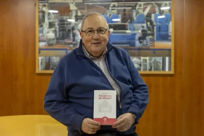 L’escriptor i activista cultural lleidatà Antoni Gelonch acaba de publicar ‘Encara ets de Missa?’. - JORDI ECHEVARRIA