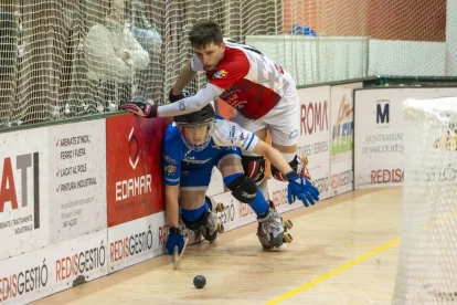 El Mollerussa goleja el Bell-lloc en el derbi - ANIOL MORAL