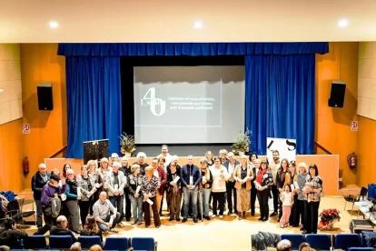 Les persones que han format part de la junta de la publicació al llarg de quatre dècades. - L’ESCLAT