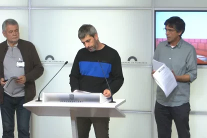 La plataforma Pobles Vius, ahir al Parlament. - PARLAMENT