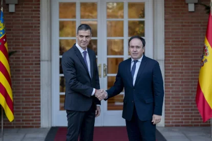 Pedro Sánchez rep a Moncloa Juanfran Pérez Llorca. - EUROPA PRESS
