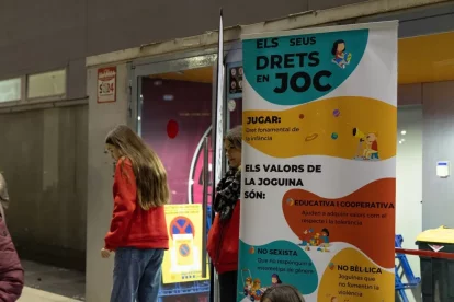 El club va organitzar una recollida de peluixos solidària a la prèvia. - JAVI ENJUANES