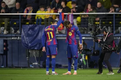 Raphinha i Lamine Yamal celebren el 0-2 d’aquest últim. - EUROPA PRESS