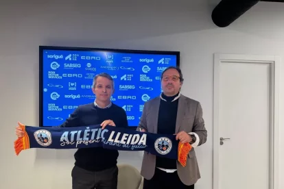 Xavi Bartolo i Josep Maria Oromí, ahir en la roda de premsa en la qual es va anunciar el relleu en la presidència. - ATLÈTIC LLEIDA