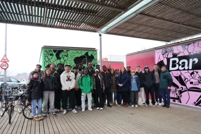 Representants polítics i membres de la Brigada Jove que han fet possible el MOU. - AMADO FORROLLA