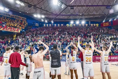 L’equip femení de l’Hoquei Alpicat va celebrar el retorn a la màxima categoria, el seu segon ascens en tres anys. - ACB PHOTO