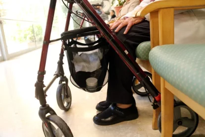 Imatge d’arxiu d’un usuari en una residència. - ACN