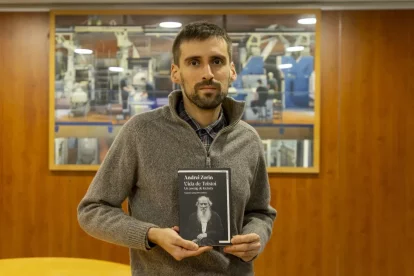 Arnau Barios, traductor d’aquesta nova biografia de l’escriptor rus. - JORDI ECHEVARRIA