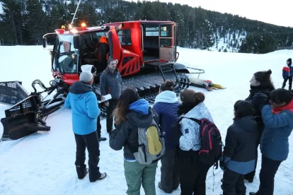 Brindis per celebrar el nou any al pic de l’Orri, a 2.439 metres d’altitud. - EDGAR ALDANA