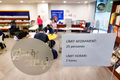 Usuaris del centre de català d’Escaldes. - DIARI D’ANDORRA