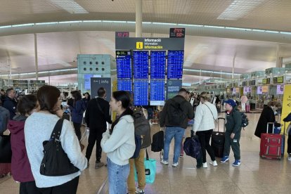 Passatgers a l’aeroport del Prat. - ACN