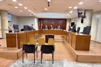 Magistrats, fiscal i lletrats, ahir a l’Audiència. - A. GUERRERO