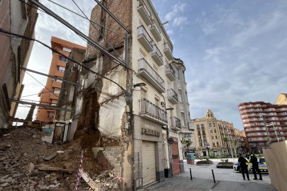 L'edifici desallotjat provisionalment aquest dimecres al carrer Boters de Lleida.