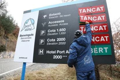 L’estació d’esquí de Rialp va haver de tancar per l’acumulació de neu als accessos. - M.P.