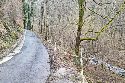 Un des trams dera via sense proteccion laterau tà evitar queigudes. - AJUNTAMENT DE CANEJAN
