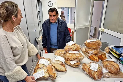 El pa arriba a l’ajuntament per encàrrec cada dimecres. - E.FARNELL