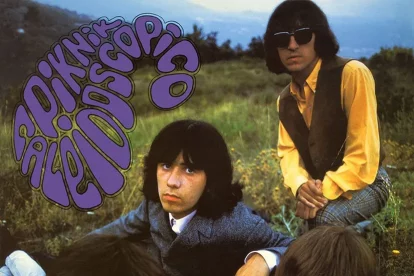 A dalt, Antoni Gorgues (centre) amb Los Negativos. Sobre aquestes línies, caràtula de ‘Piknik Caleidoscópico’. - GUERSSEN