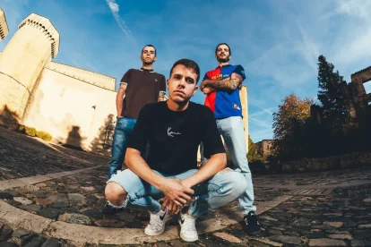 El trio Llengua Morta, amb el lleidatà Joan Bergadà en primer pla. - LLENGUA MORTA