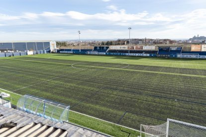 El Recasens, durant les obres de substitució de la gespa. - PAU PASCUAL PRAT