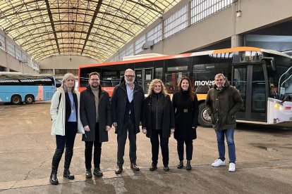 Neus Caufapé, Pino, Larrosa, Cervera, Cristina Morón i David Melé, ahir al baixador. - AJUNTAMENT DE LLEIDA