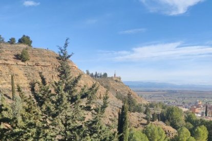 Un participant, durant l’ascensió al Sagrat Cor d’Alguaire.