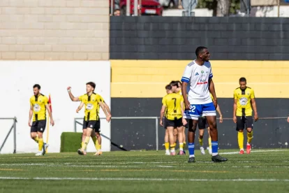 Lamine Diaby, amb gest contrariat després que el conjunt barceloní anotés el primer gol del partit. - JOSEP M. RIBES