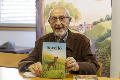 Vallverdú va escriure ‘Rovelló’ el 1968 a Puiggròs, amb poc més de 30 anys, i fa uns mesos va presentar la continuació. - JORDI ECHEVARRIA