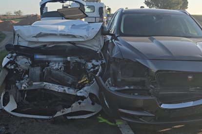 Dos dels vehicles implicats en el xoc múltiple a Corbins.
